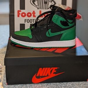 Brand new Jordan Retro 1 OG PINE GREEN